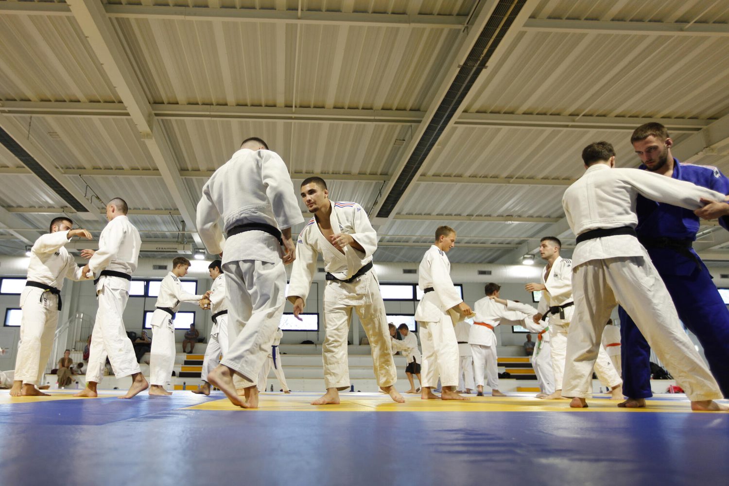 Vue du dojo pendant un cours